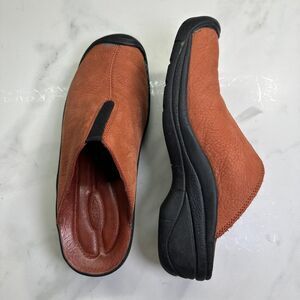 Keen Chambers Red Suede Clogs Mule Women's Size US 9.5